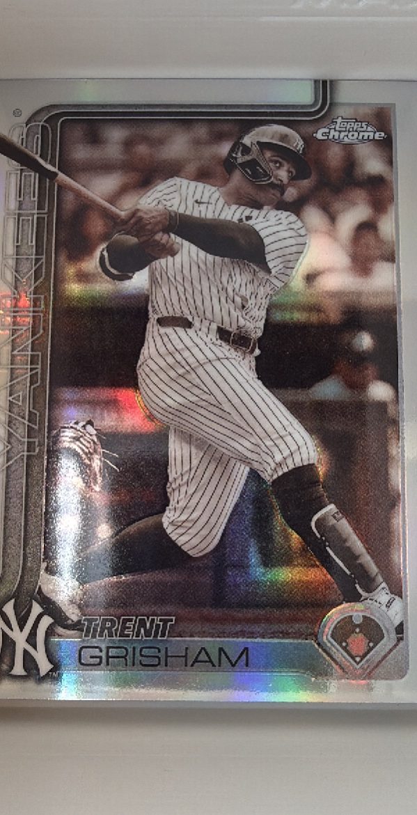 2021 Topps Chrome Trent Grisham Refractor Baseball Card
